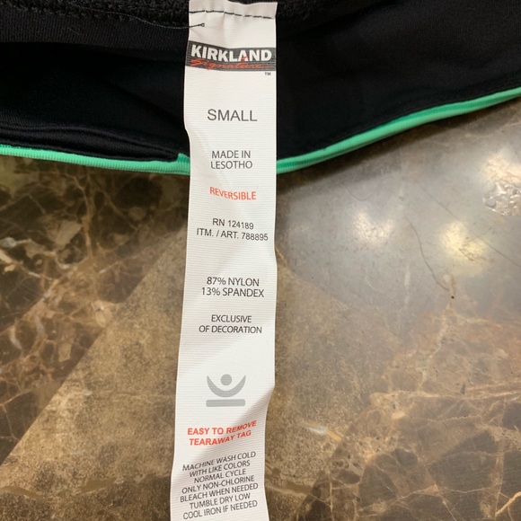 Kirkland Signature Capri Pant Size Small - Picture 7 of 8